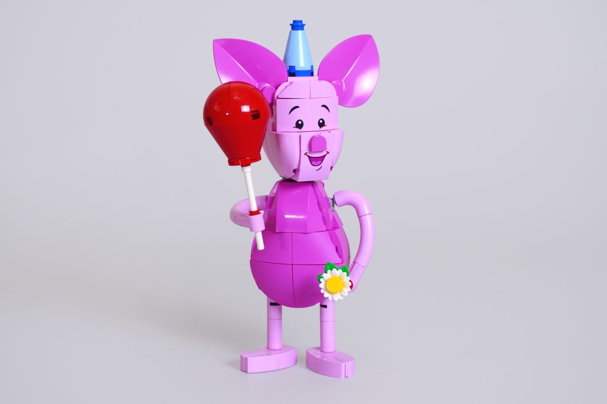 LEGO Disney 43305 Piglets Birthday Fun review 02 1200x800