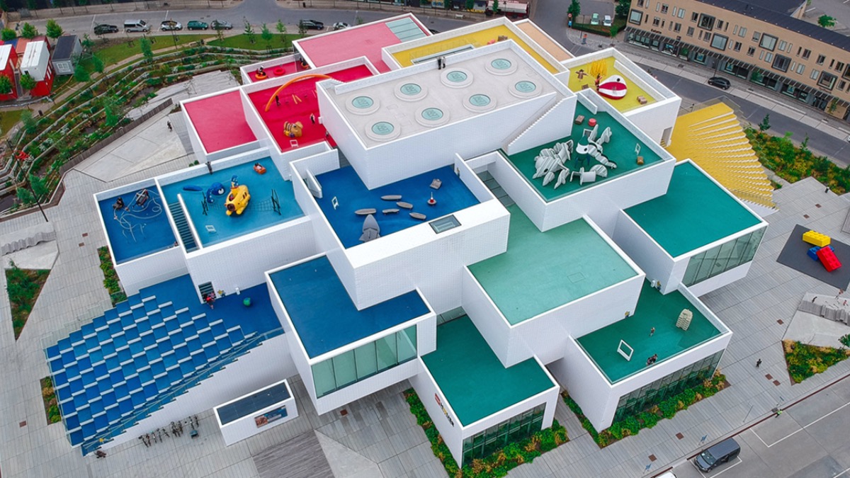 LEGO House asks designers and executives to replace fan builds