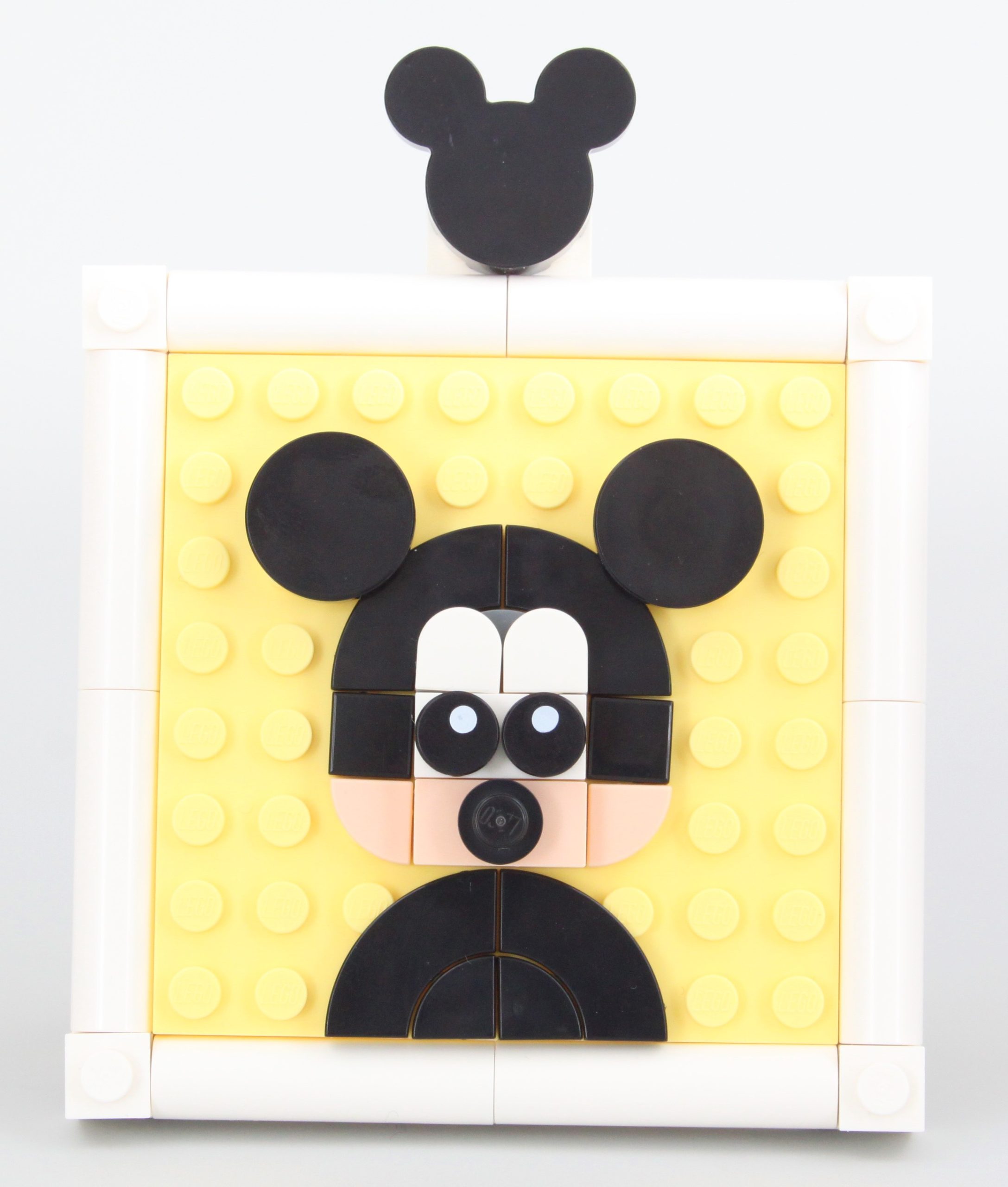 LEGO Disney 43221 100 Years of Disney Animation Icons review 7 scaled