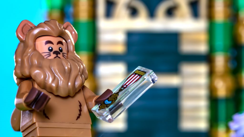 The LEGO Movie 2 Collectible Minifigures vignettes: The Wizard of Oz –  Cowardly Lion
