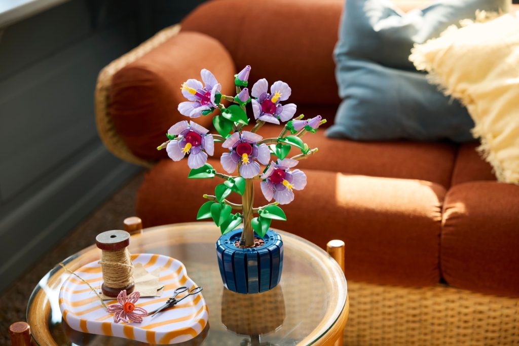 LEGO Botanicals 10372 Hibiscus 16 1024x683