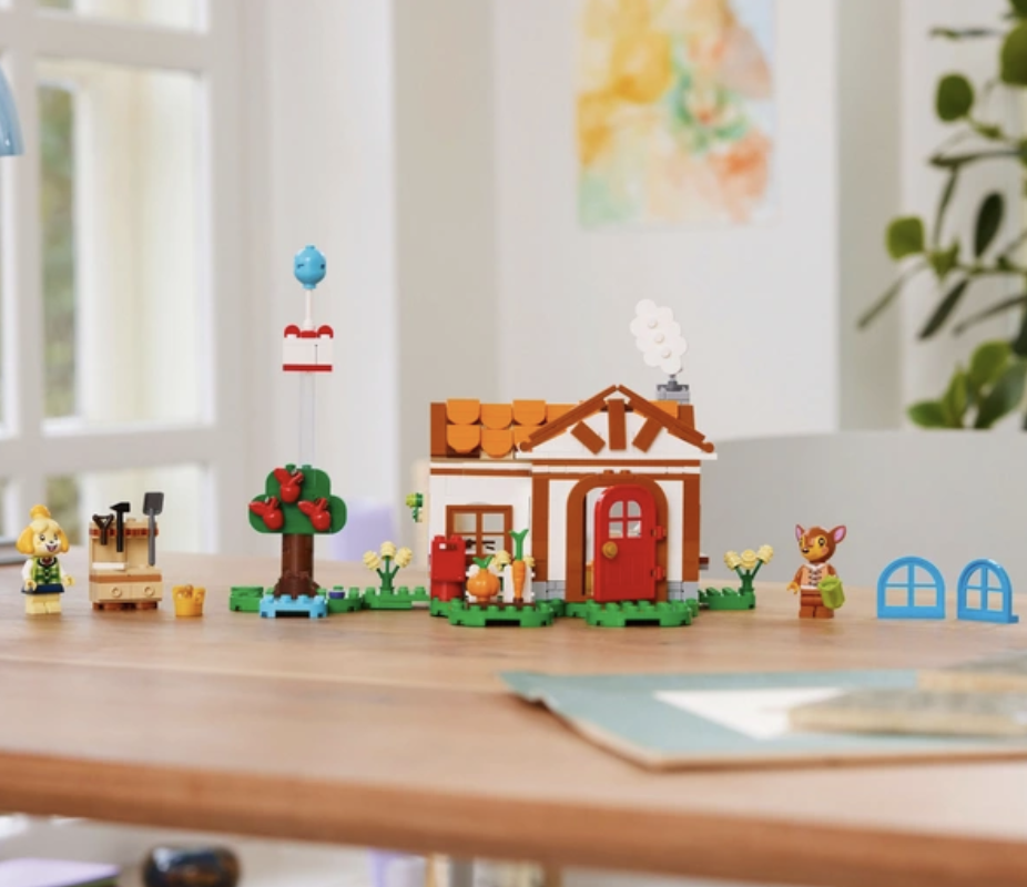 LEGO Animal Crossing 77049 Isabelles House Visit Lifestyle 3