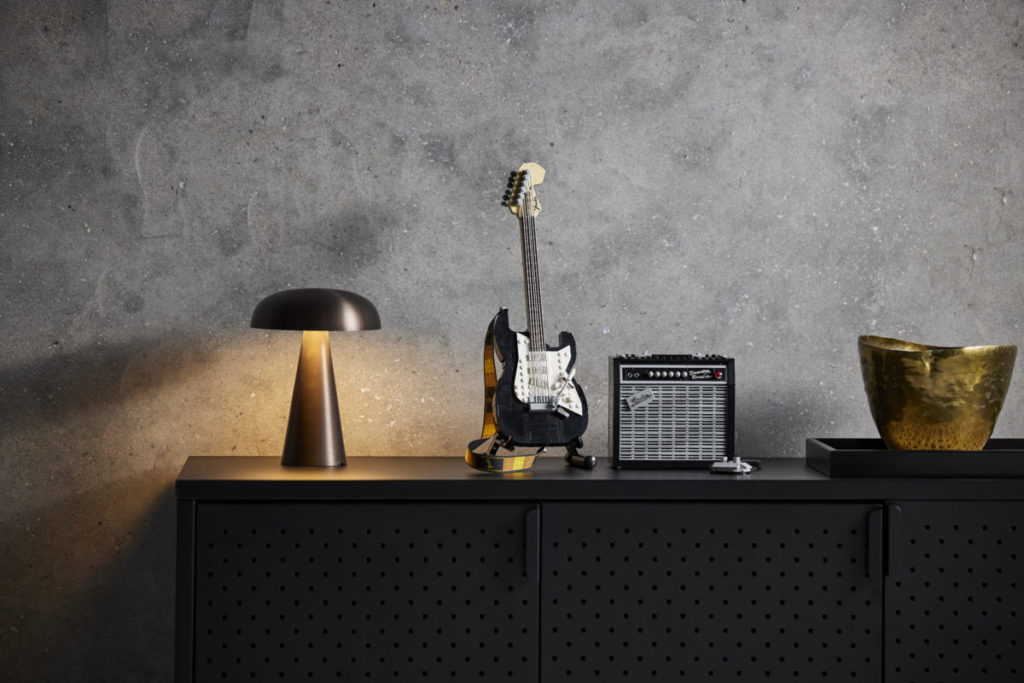 LEGO Ideas 21329 Fender Stratocaster 30 1024x683