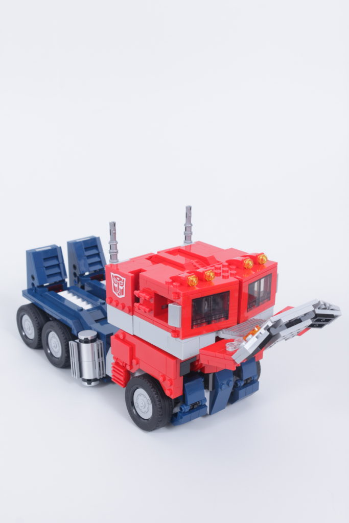 LEGO Transformers 10302 Optimus Prime review 37 683x1024
