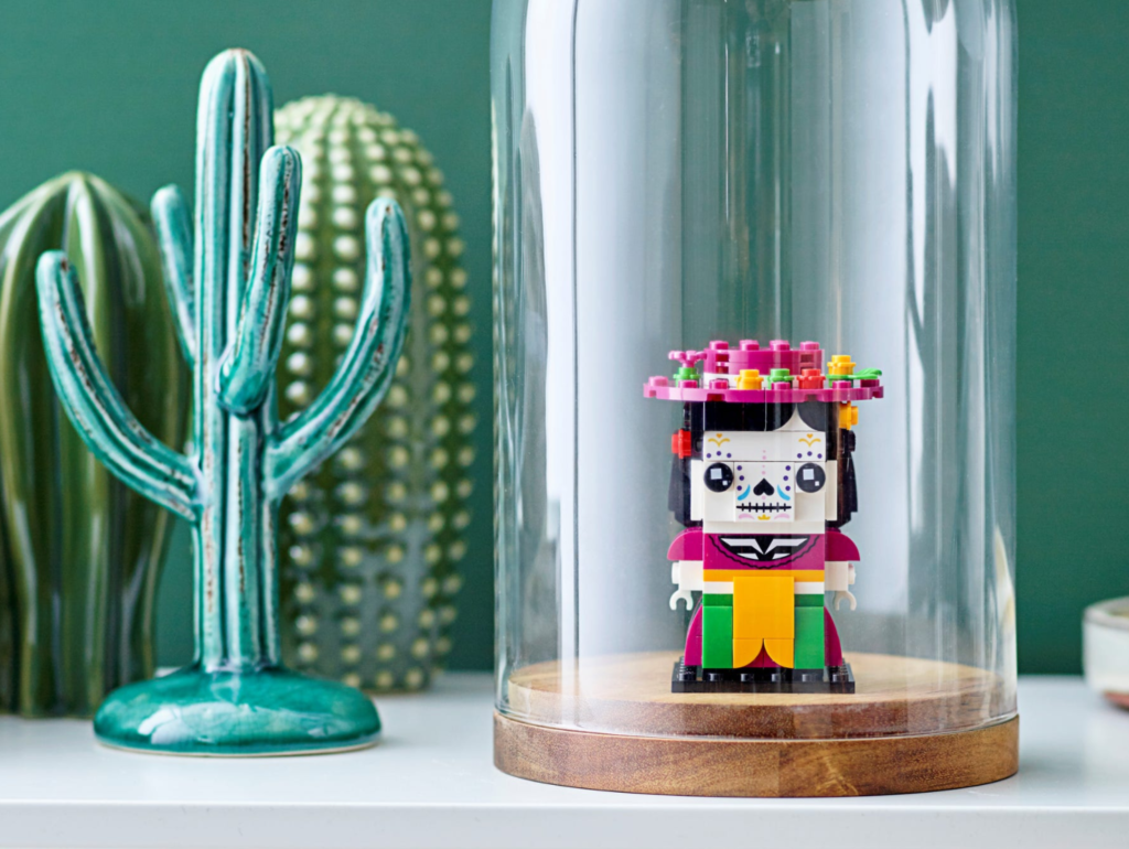 LEGO BrickHeadz 40492 La Catrina lifestyle 2