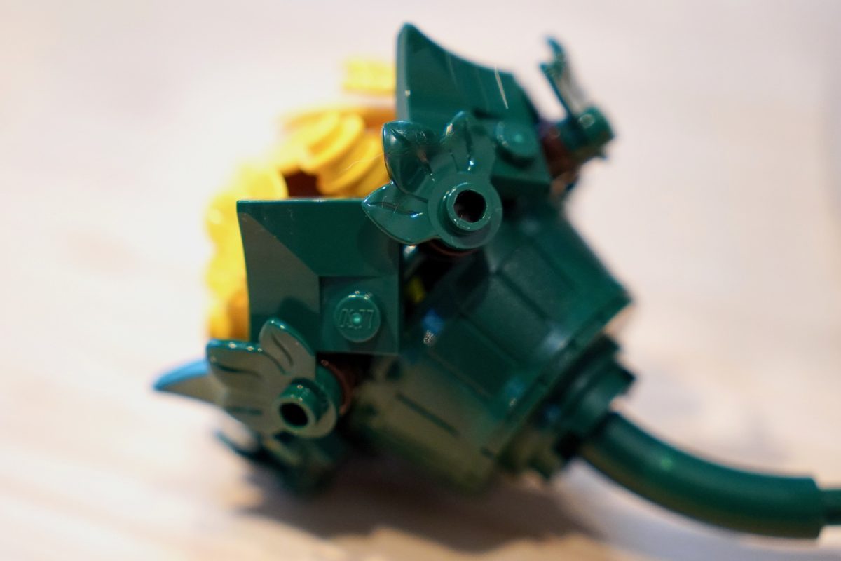 LEGO Botanicals 11502 Sunflower Bouquet review 10 1200x800