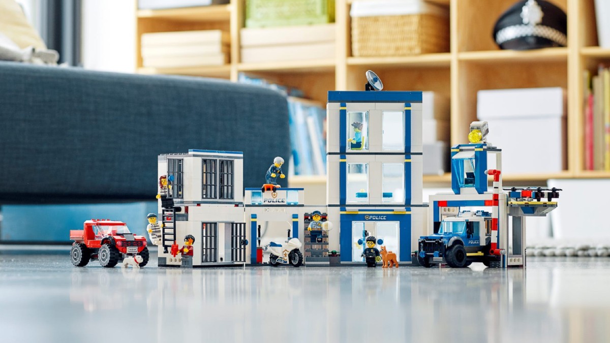 Massive LEGO discounts now live on CITY, Creator, NINJAGO and more at IWOOT