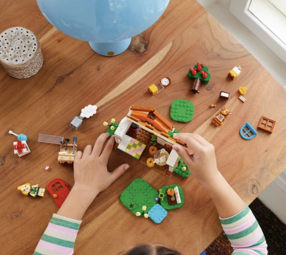 LEGO Animal Crossing 77049 Isabelles House Visit Lifestyle