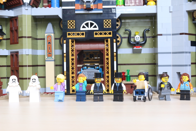 LEGO Fairground Collection 10273 Haunted House review 48