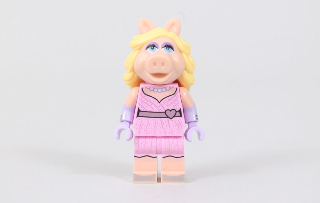 LEGO Collectible Minifigures 71033 The Muppets Miss Piggy 3 1024x649