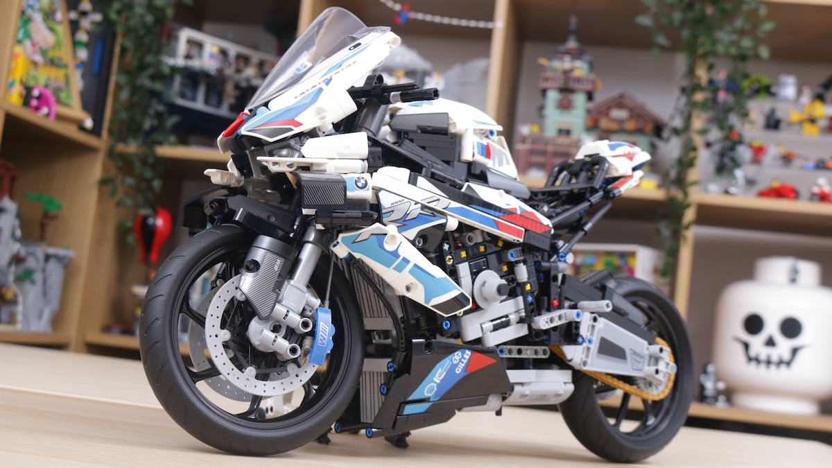 LEGO Technic 42130 BMW M 1000 RR review