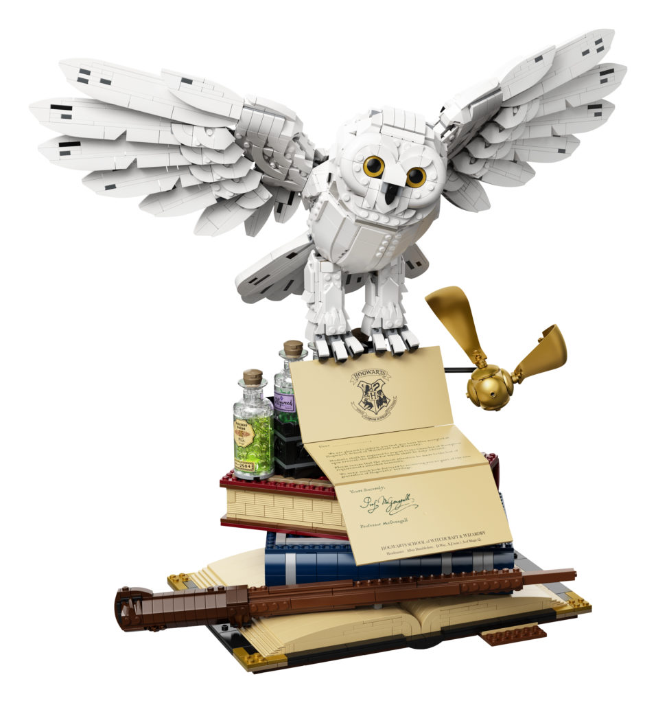 LEGO Harry Potter 76391 Hogwarts Icons Collectors Edition 7