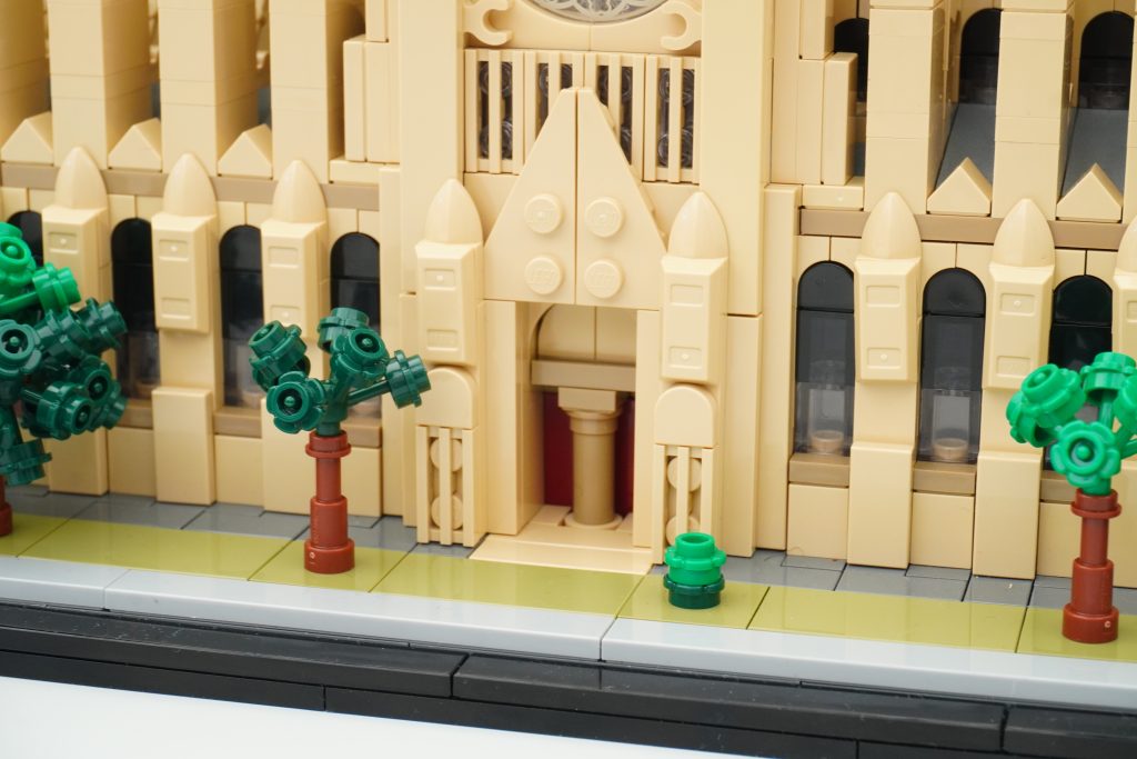 LEGO Architecture 21061 Notre Dame de Paris review 44 1024x683