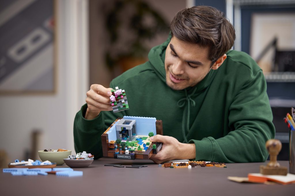 LEGO Minecraft 21265 The Crafting Table 3 1024x683