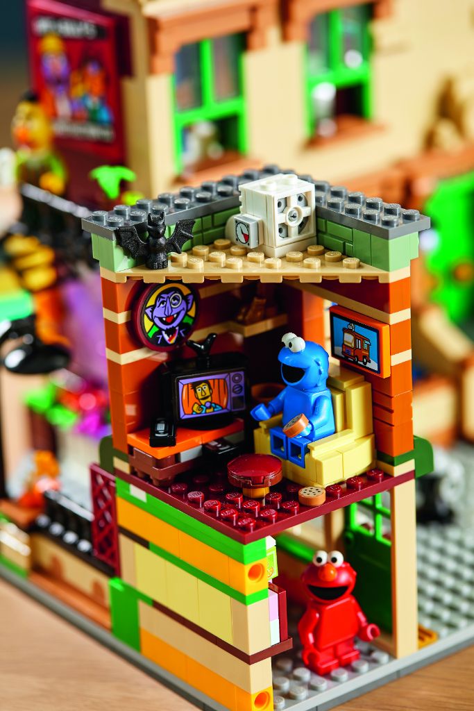 LEGO Ideas 21324 Sesame Street 26