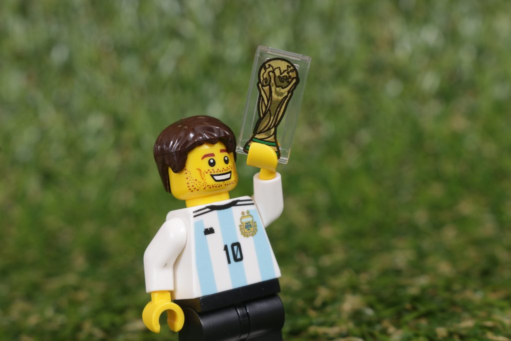 LEGO Football minifigures FIFA World Cup 2022 Qatar Brazil Argentina USA Messi Neymar McKennie FireStar Toys review 4i 1024x683