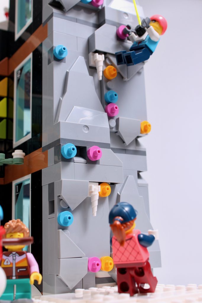 LEGO City 60366 Ski and Climbing Center review 21 683x1024