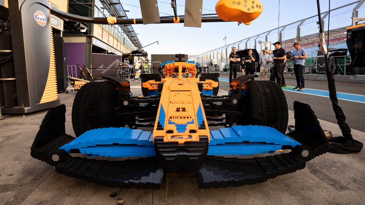 Massive discount available on 42141 McLaren Formula 1 Race Car at Zavvi