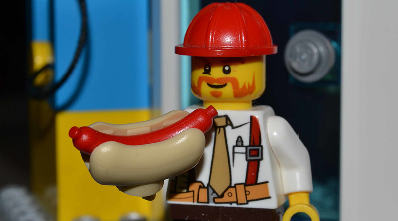 Brick Pic of the Day: Lunch