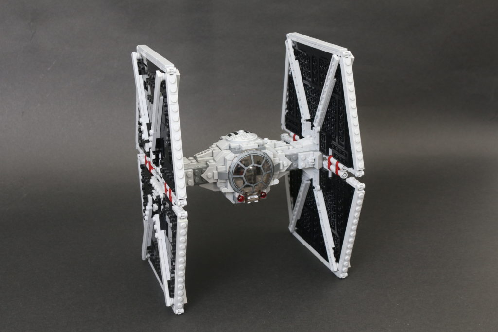 Build a LEGO Mandalorian Outland folding TIE Fighter 50