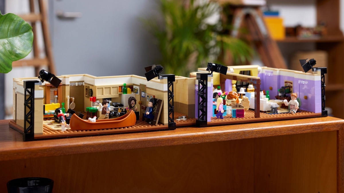 Save £50 on LEGO ICONS 10292 The Friends Apartments at Zavvi