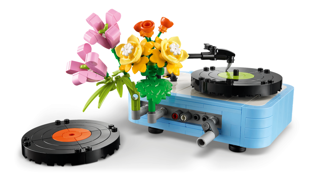 LEGO Creator 3 in 1 31172 Record Player with Flowers 3 1024x576