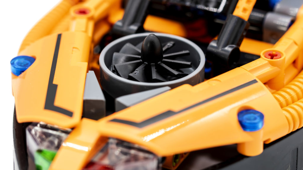 LEGO Technic 42120 Rescue Hovercraft 7