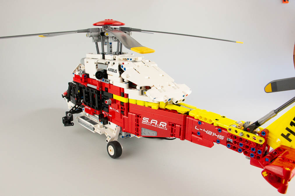 42145 Technic Airbus H175 Rescue Helicopter 19
