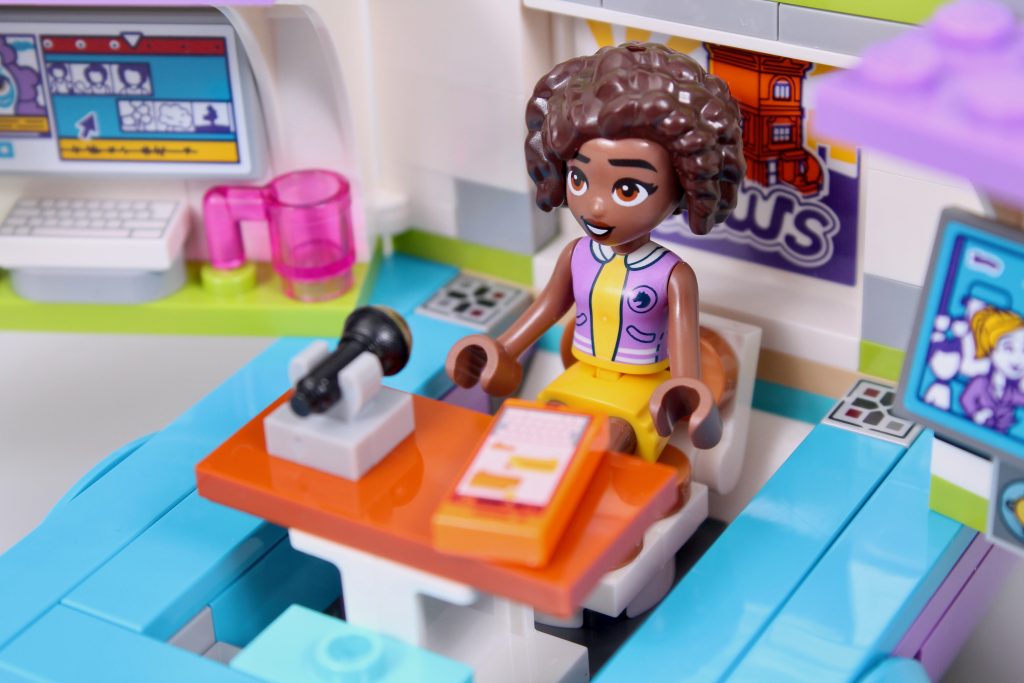 LEGO Friends 41749 Newsroom Van review 9 1024x683