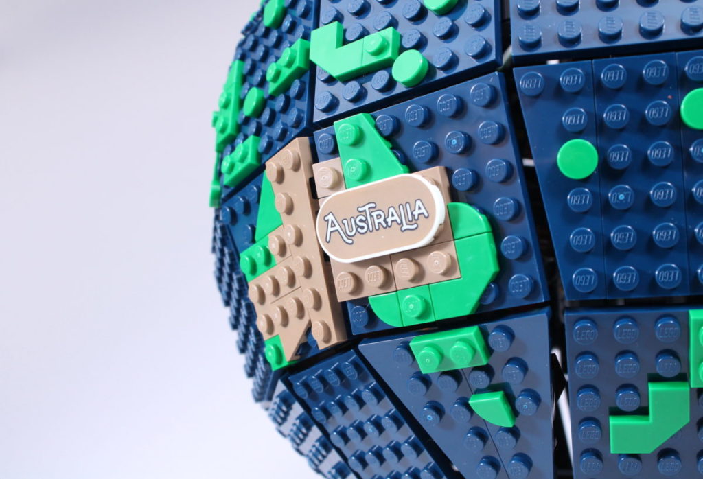 LEGO Ideas 21332 The Globe review 21 1024x698