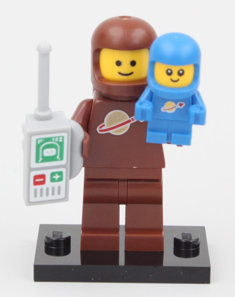 LEGO Collectible Minifigures 71037 Series 24 review Brown Astronaut and Spacebaby 2 812x1024