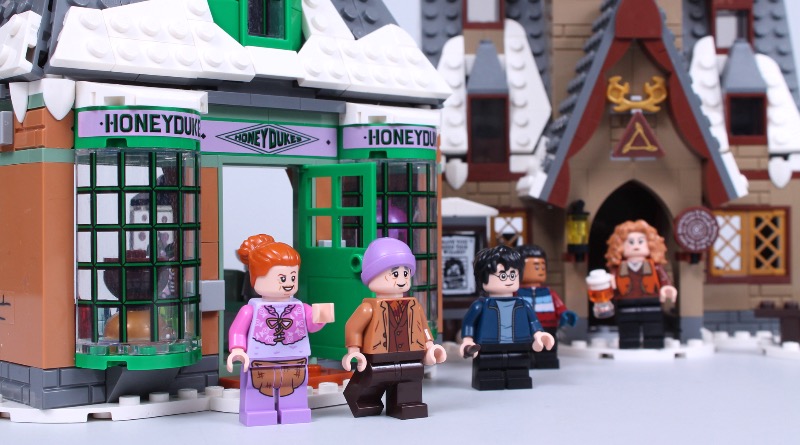 First look at LEGO Harry Potter 76388 Hogsmeade Village Visit
