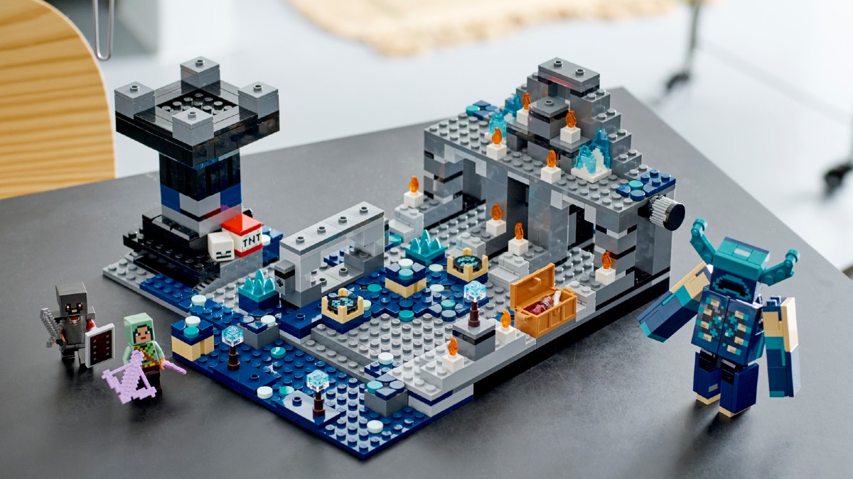 First look at new LEGO Minecraft biome in early review of 21246 The Deep Dark Battle