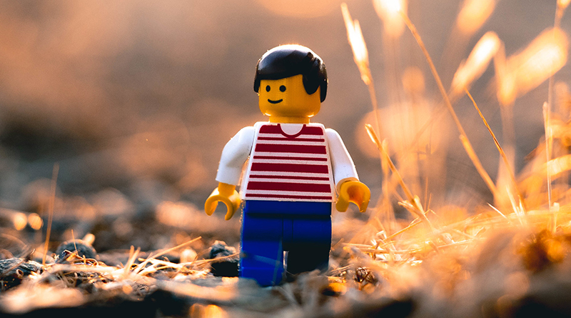 Brick Pic of the Day: Wandering minifigure