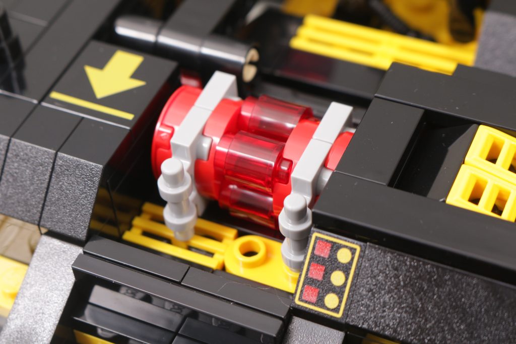 LEGO Icons 10355 Blacktron Renegade review 15 1024x683