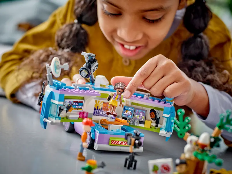 LEGO Friends 41749 Newsroom Van Lifestyle