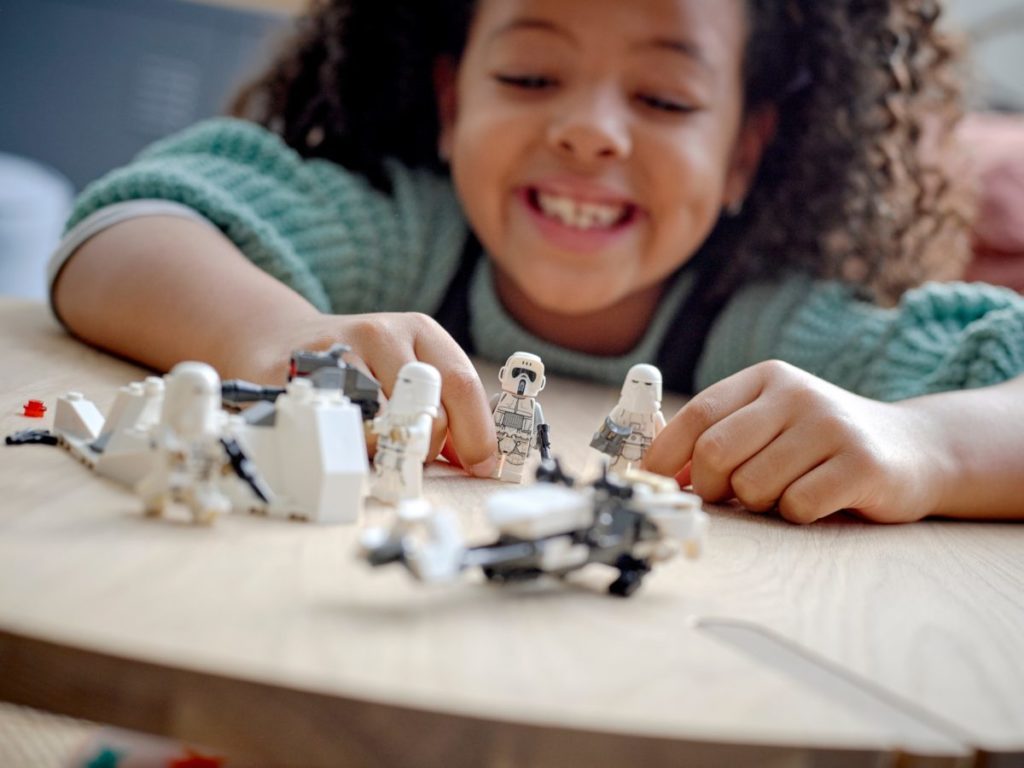 LEGO Star Wars 75320 Snowtrooper Battle Pack 3 1024x768