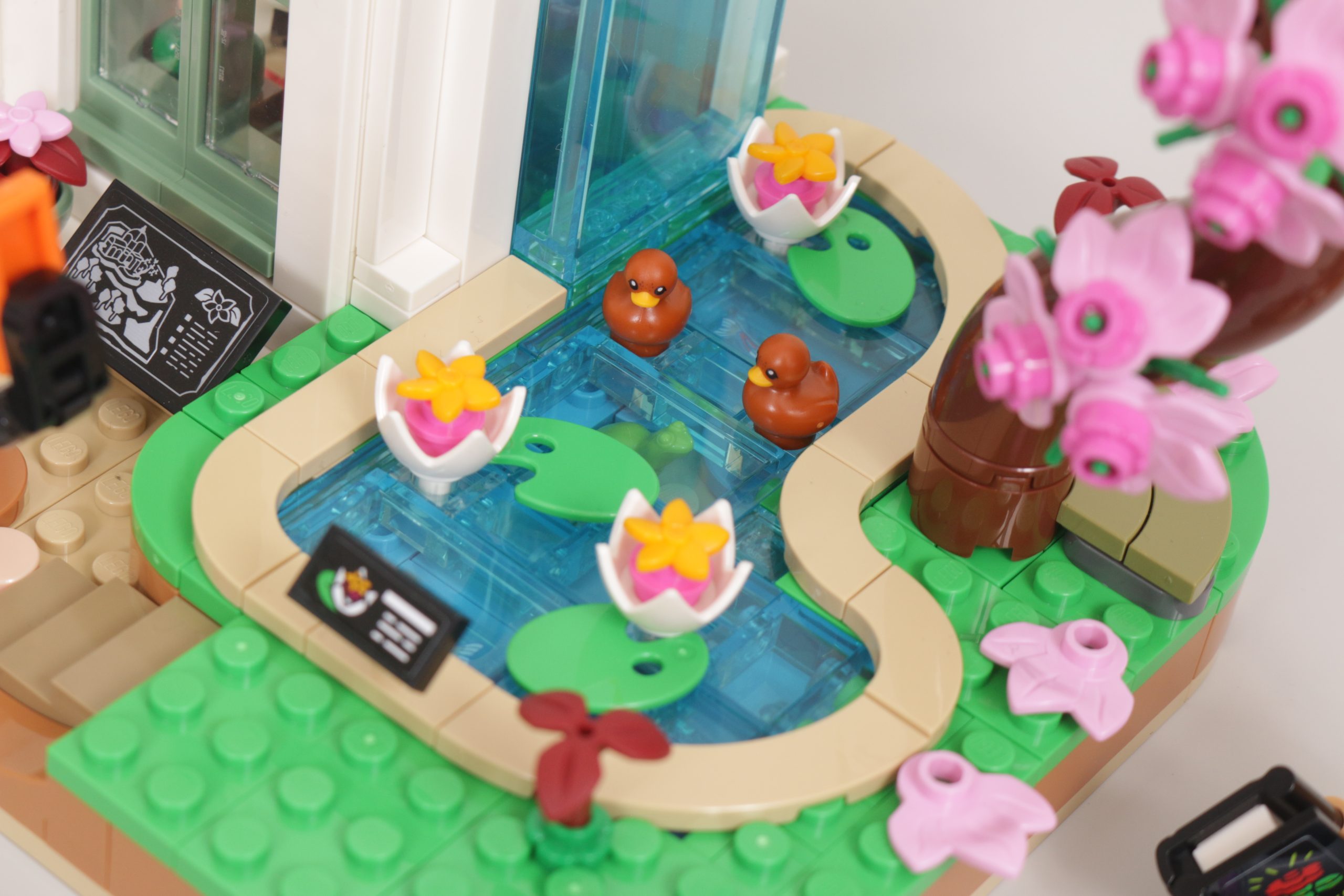 LEGO Friends 41757 Botanical Garden review 10 scaled