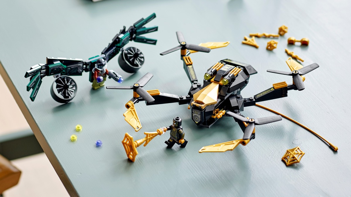 Closer look at LEGO Spider-Man: No Way Home's new black and gold suit