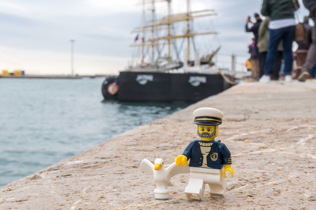 Brick Pic of the Day: All aboard