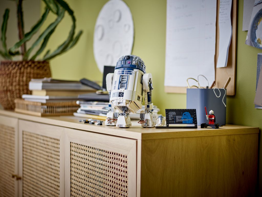 75379 r2 d2 lifestyle 1024x768