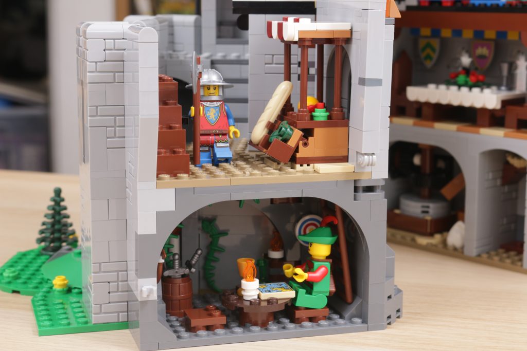 LEGO ICONS 10305 Lion Knights Castle review 31 1024x683