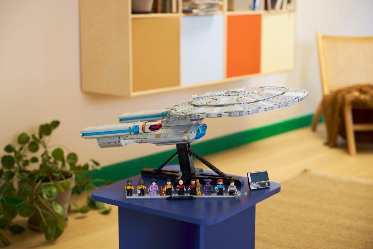 LEGO Icons 10365 U.S.S. Enterprise NCC 1701 D 23 1200x800