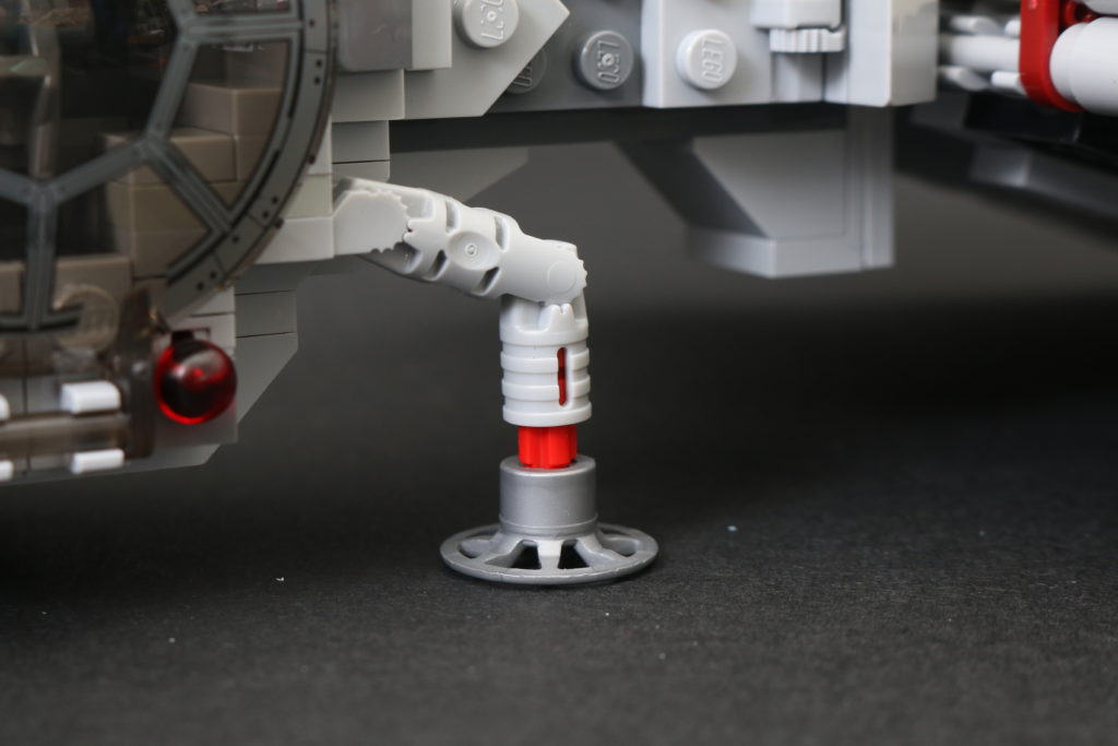 Build a LEGO Mandalorian Outland folding TIE Fighter 36 1