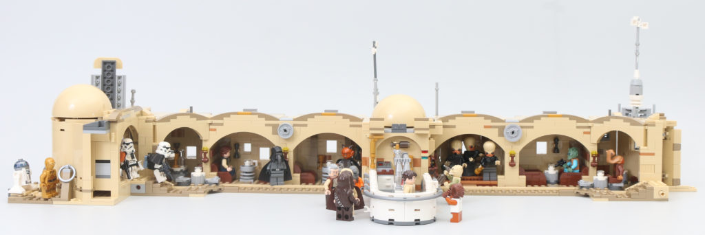 LEGO Star Wars 75290 Mos Eisley Cantina review 77