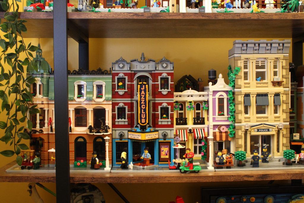 LEGO Icons 10312 Jazz Club review 57 1024x683