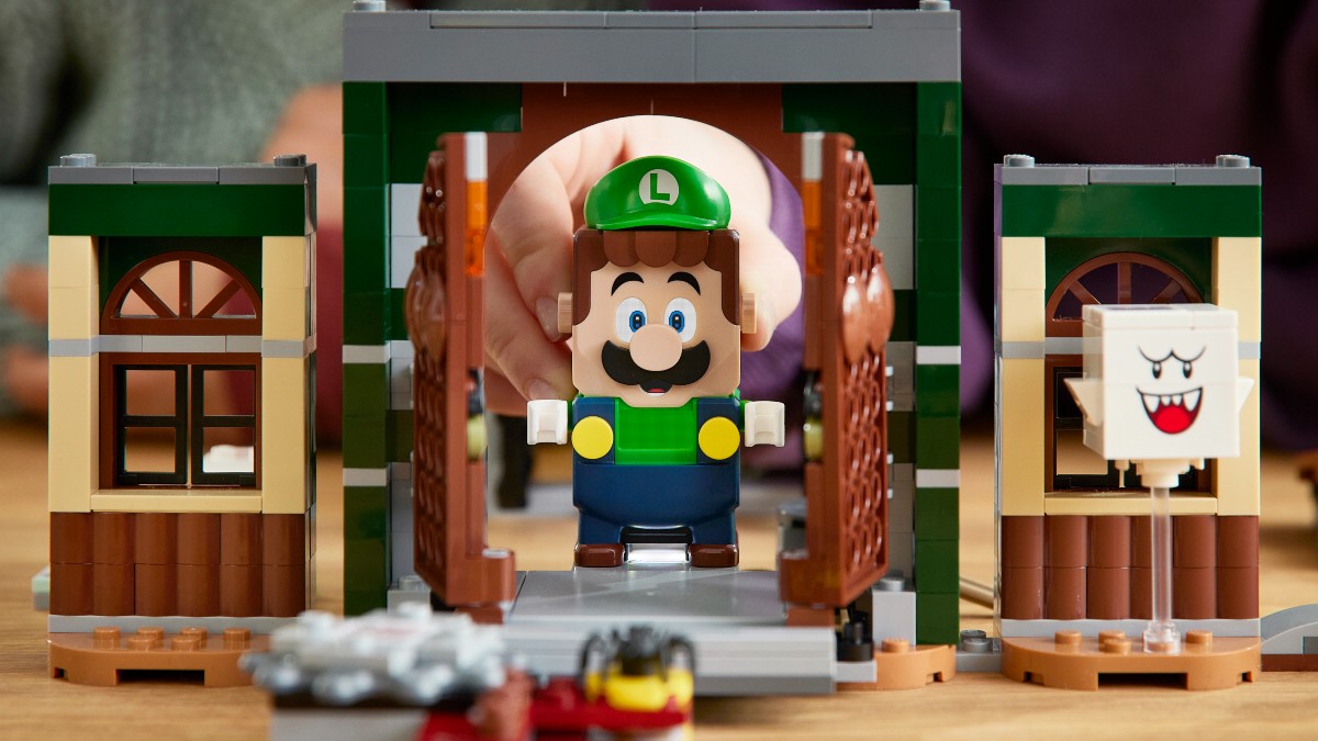 LEGO Super Mario app updated for arrival of 2022 sets
