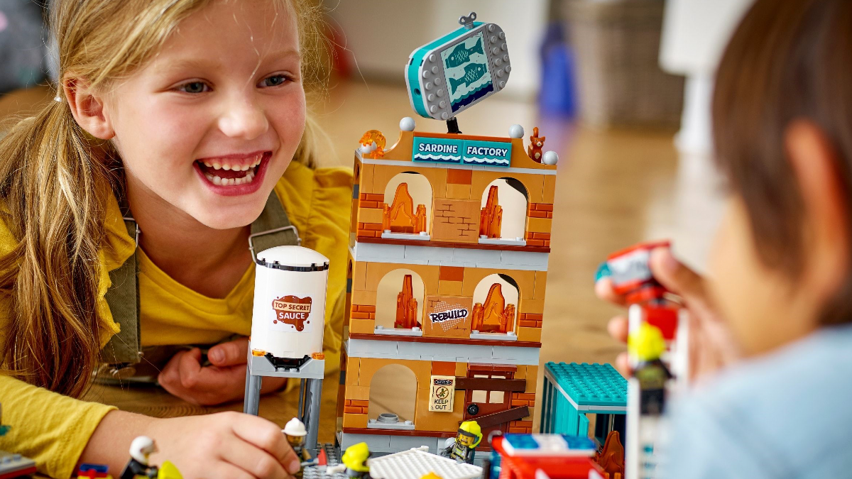Save 40% on LEGO City 60321 Fire Brigade at Zavvi