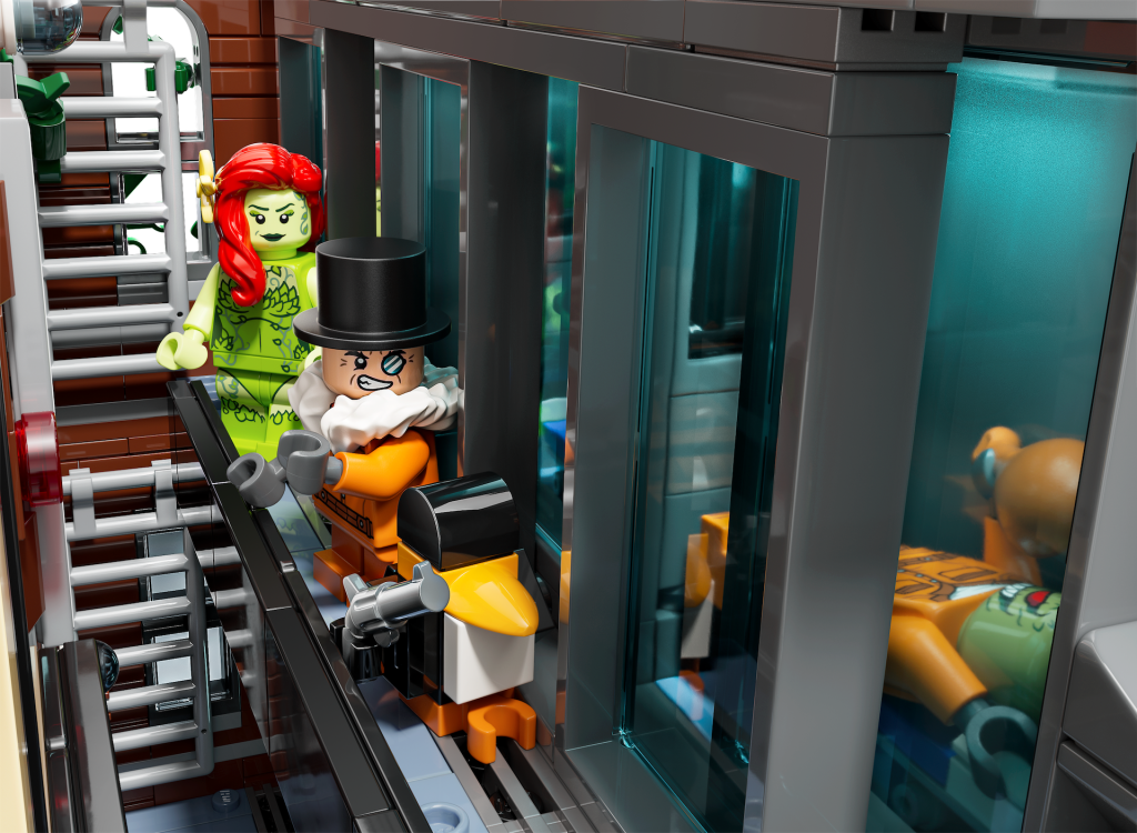 LEGO Batman 76300 Arkham Asylum 6 1024x750