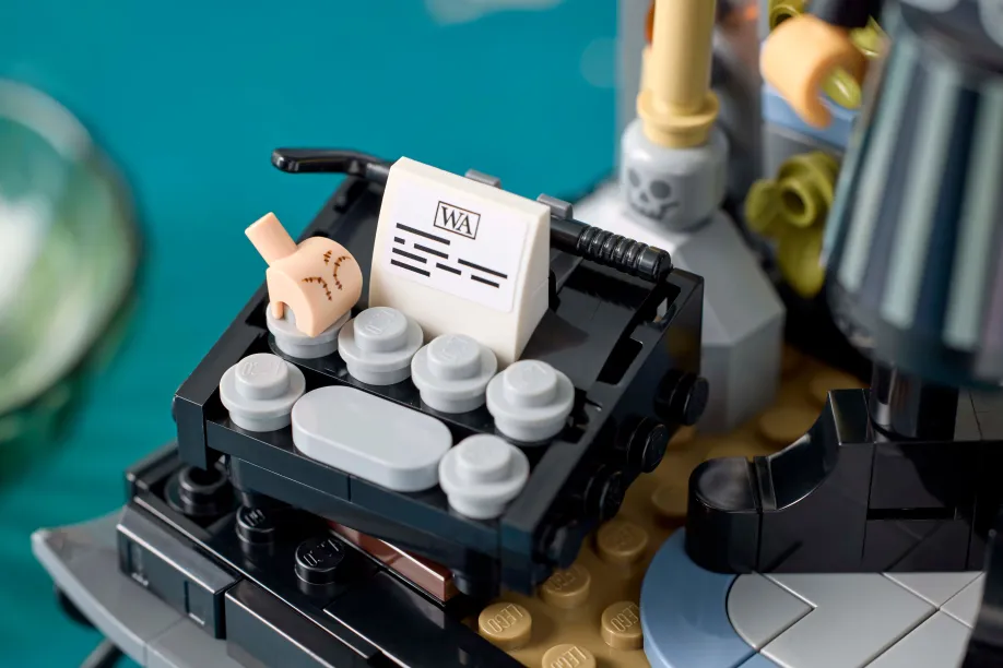 LEGO Wednesday 76780 Wednesday Addams Figure 10